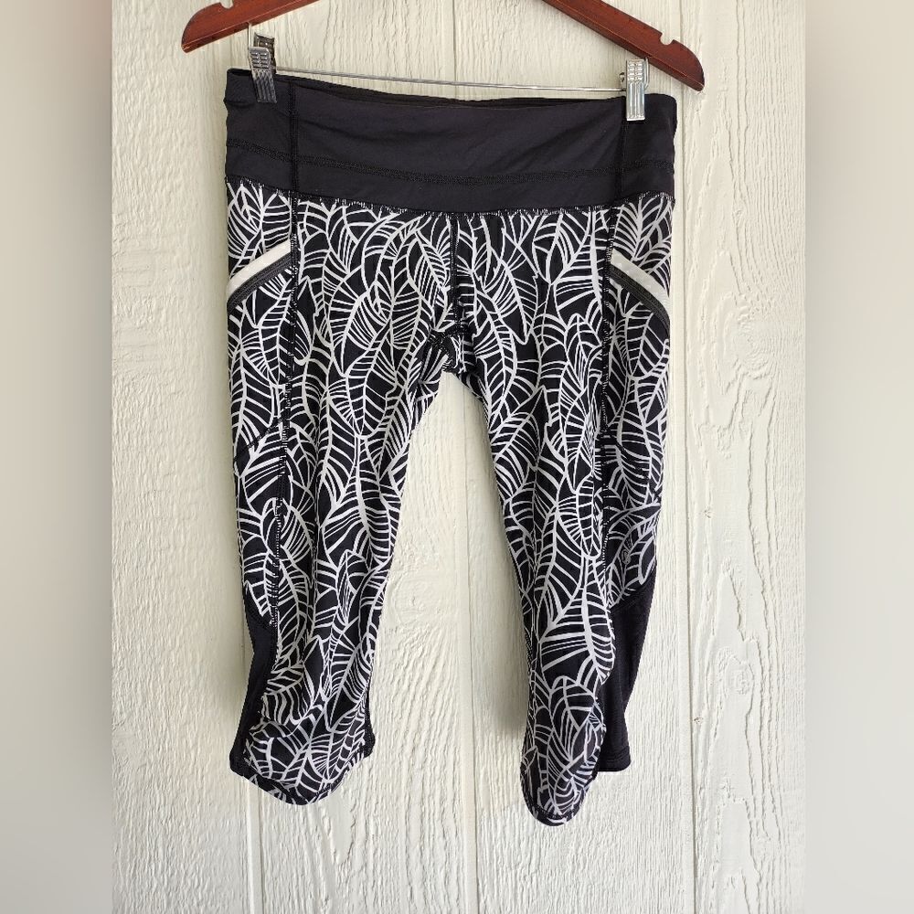 Lululemon black and white cropped leggings‎
